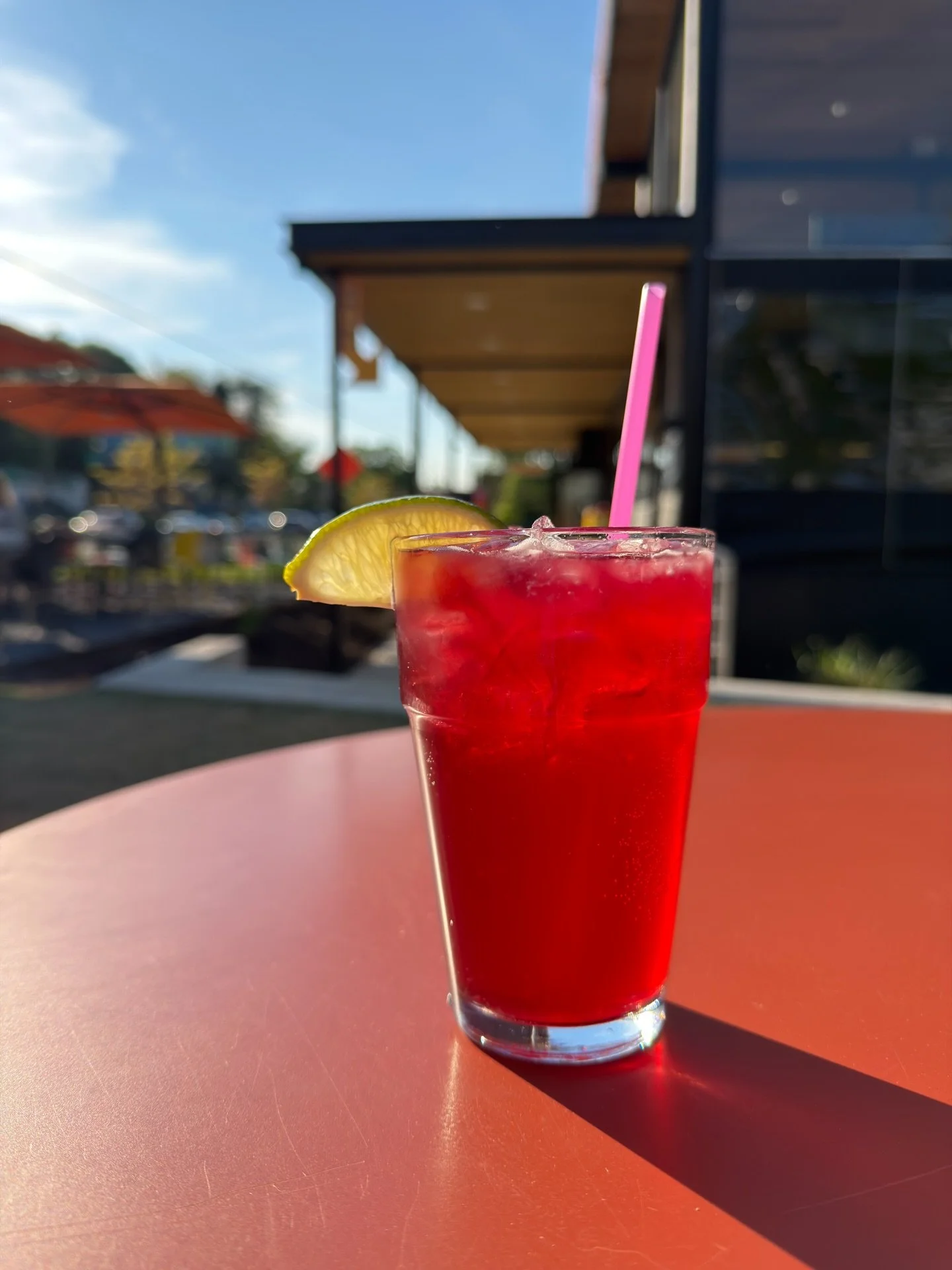 how bout a lil Transfusion for your weekend outing? Tito&rsquo;s &bull; concord grape &bull; lime &bull; Blenheim ginger ale &hellip; perfect for the golf course or the Oak Street patio 🤭

running &lsquo;em through Sunday along with The Mulligan at 
