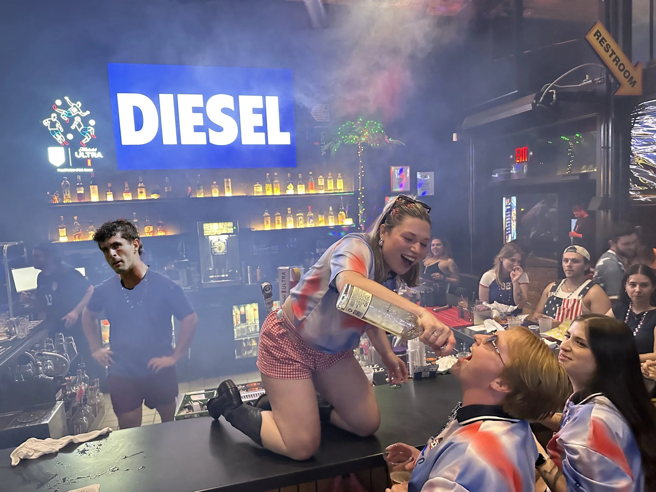 🇺🇸🇺🇸🇺🇸 IT&rsquo;S THE BEST DAY OF THE WEEK 🇺🇸🇺🇸🇺🇸

USA takes BOSNIA AND HERZEGOVINA at 8PM TONIGHT 🌟🌟🌟

we&rsquo;re open at 6 for a little pregame + the food truck will have the whole shebang: 🍔🍟🌭 &mdash; it&rsquo;s called 🦅 matchd
