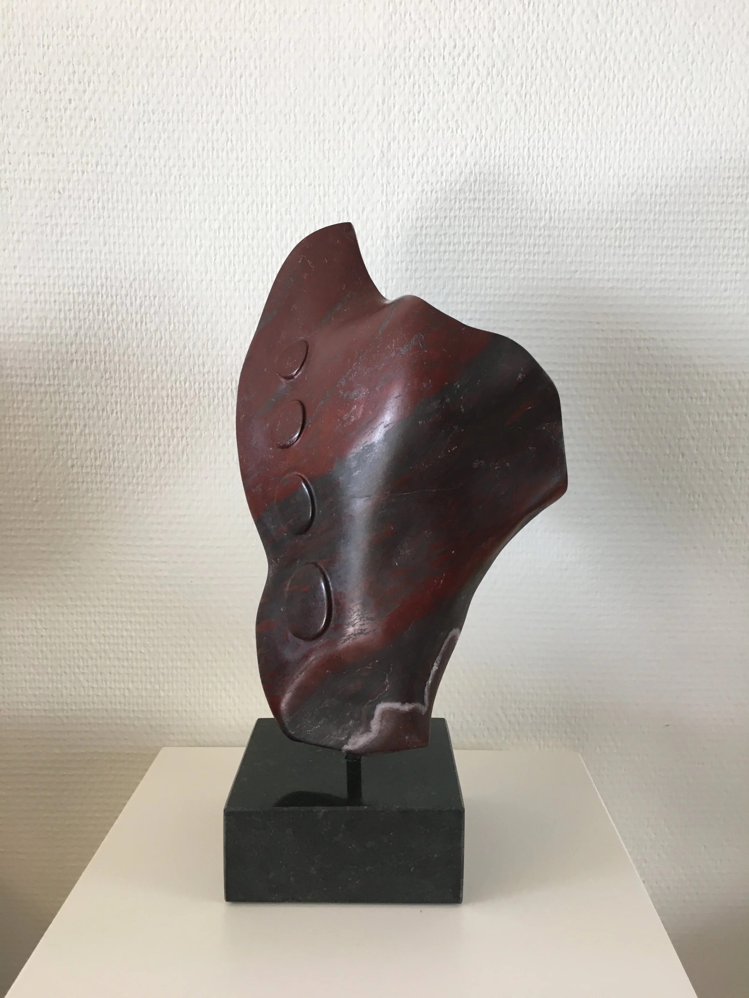 Dotted Stone-Slow Fashion Stones