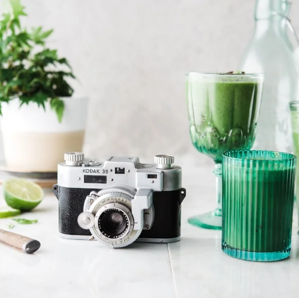 uwm.urbanmonk.giftguide.2018.brooke-lark-500193-unsplash.jpg