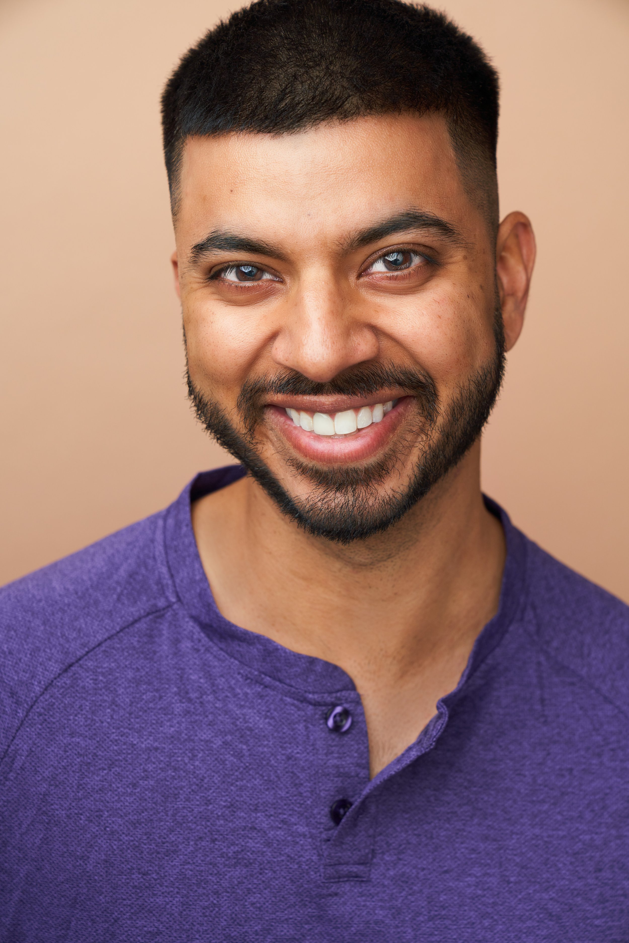 Commercial Actor Headshot of Moses Das