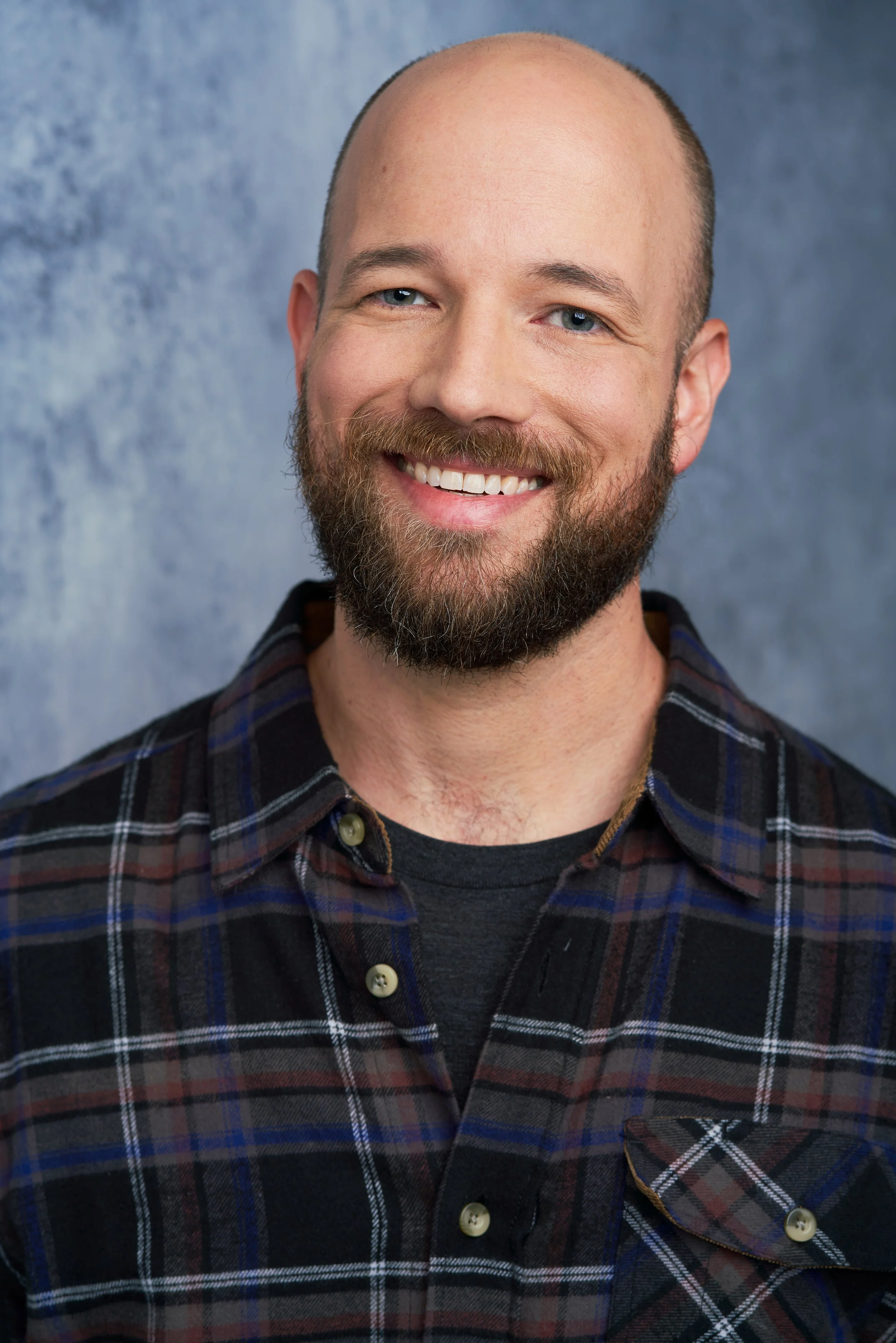 Corporate Headshot of Chris Moultrie | Hair & Makeup Artist, Emma Rumps