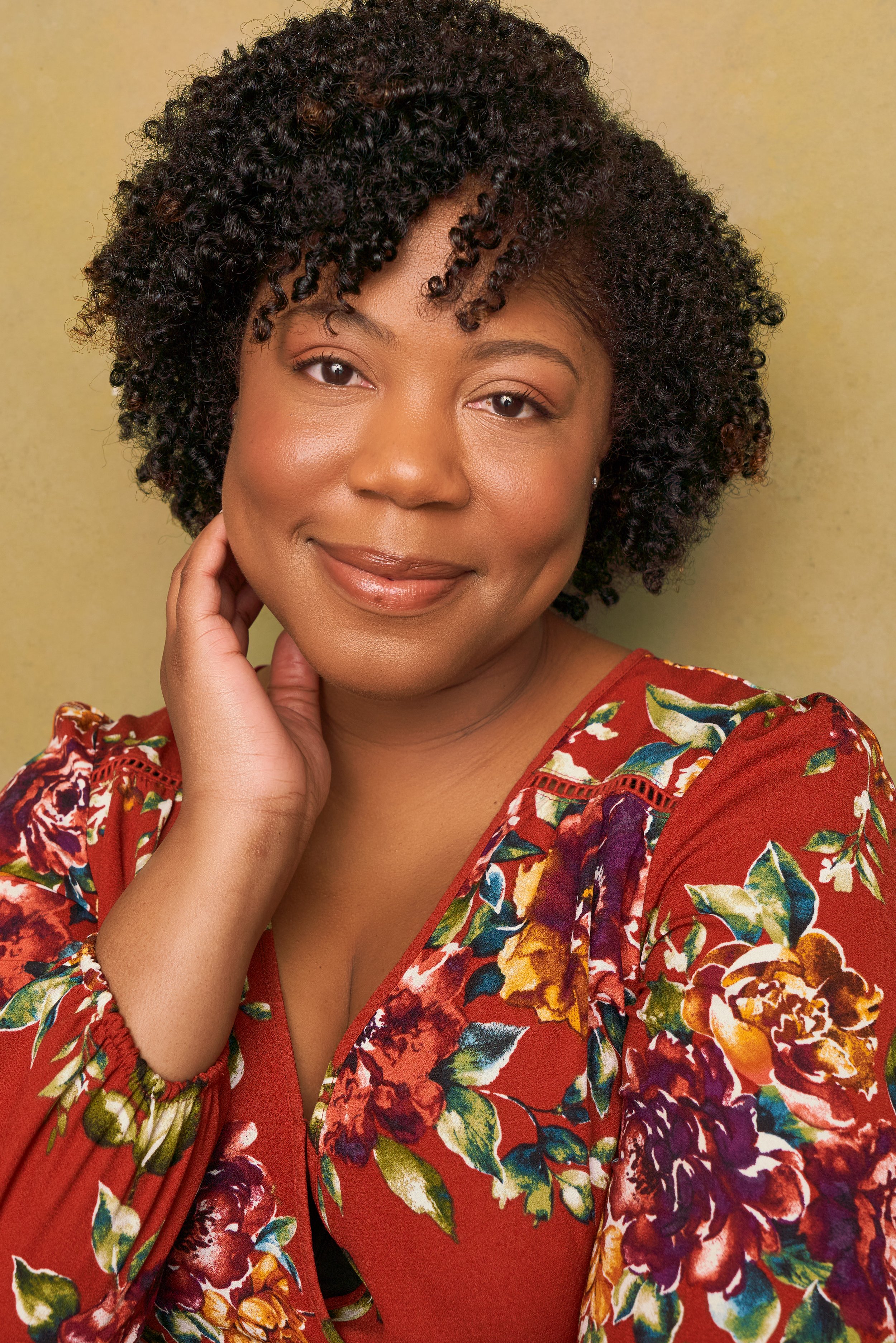 Headshot of Actor, Curtia | HMUA - Anne-Marie Kennedy