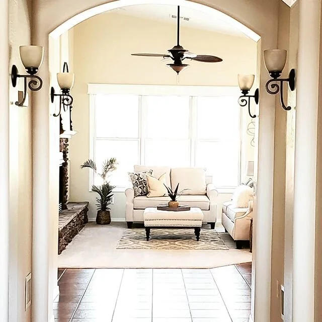 Love the view from this long hall entry!💜#sellitquickhomestaging #design #entryway #homestaging #lightandbright #yellowaccents #ilovemyjob