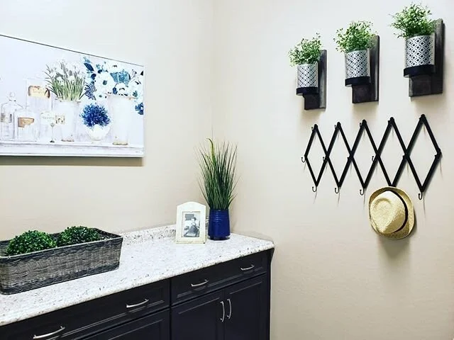 This Laundry Room was not forgotten! 💜💜#navyandcream #brighthome #farmhouse #laundryroom #design #sellitquickhomestaging