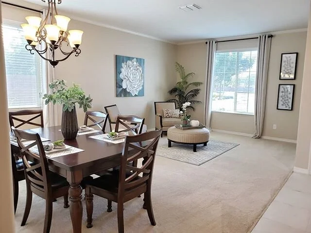 Beautiful living space!! 😍 #sellitquickhomestaging #diningroom #decor #design #lightandbright #livingroomdecor #neutrals
