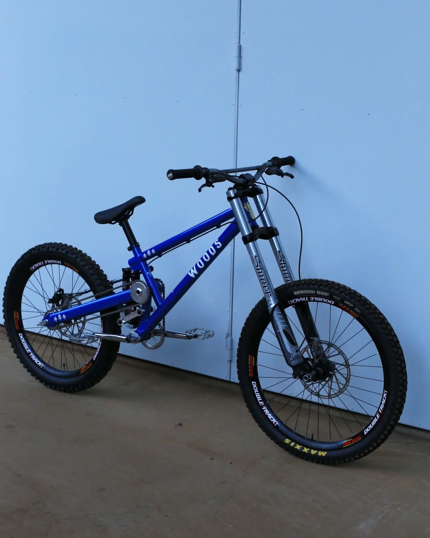 Mini, mini mullet?
24” rear and 26” Double Track rims, Marzocchi Shiver fork, Profile racing cranks and a floating brake arm…. What year is it again? 
The Barracuda frame design is based on the legendary Brooklyn Machine Works Ra