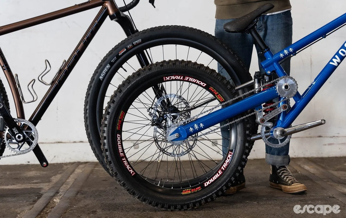 Big or little? We think this 24” rear wheel may weigh as much as the complete 32” wheelset!
📸@romeandstuff photo found on the recent @baumcycles article over at @escapecollective