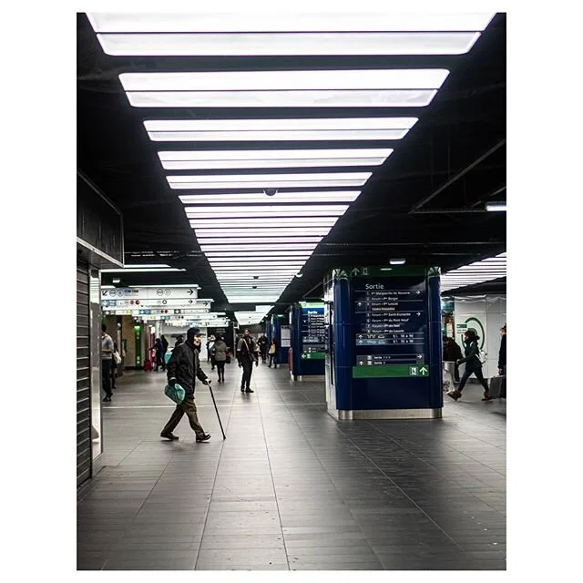 Wandering
.
.
.
.
.
.
#streetphotography #picoftheday #photooftheday #paris #frenchphotographer