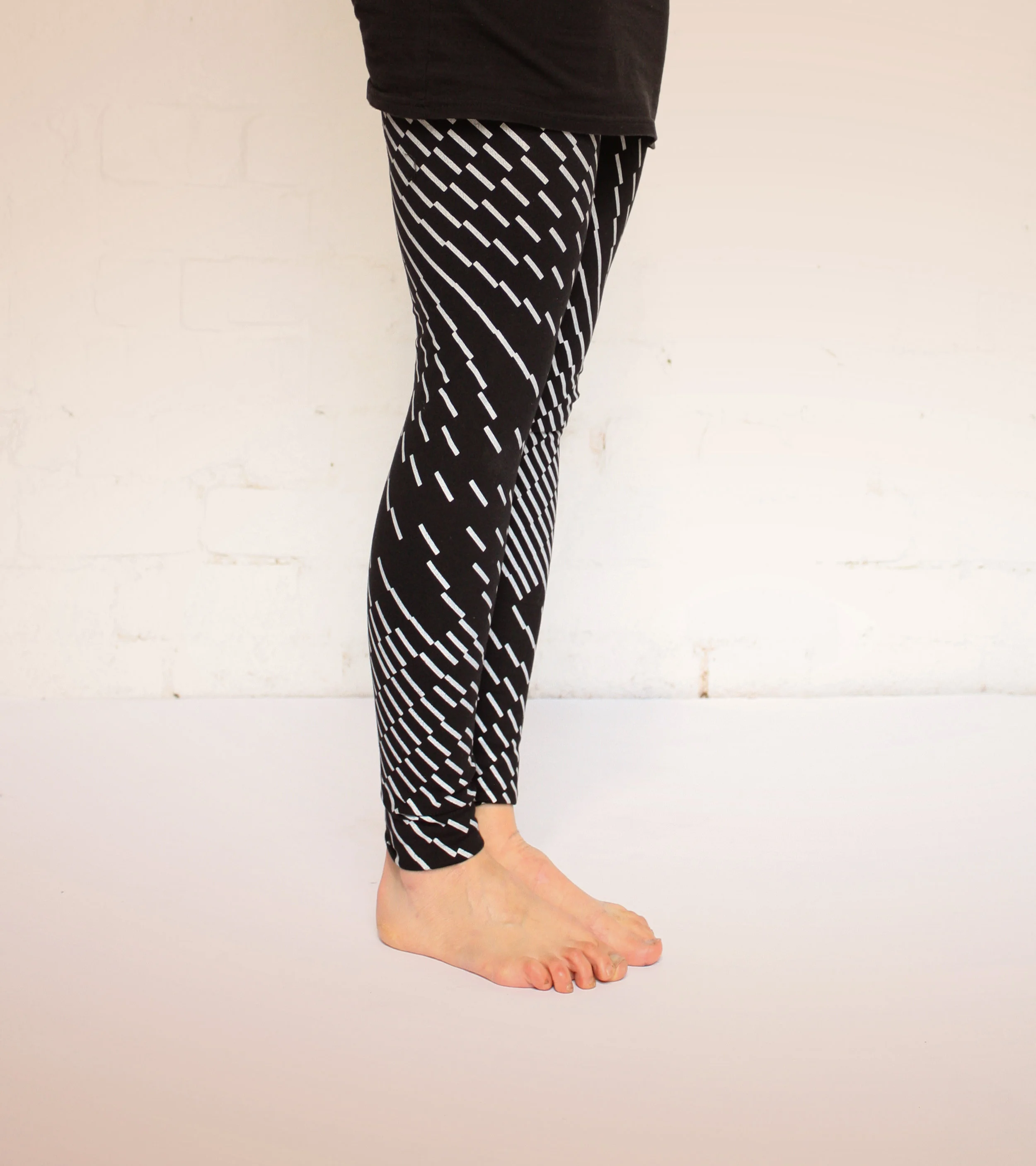 LAST PIECE : 1 XS – Silver Algorithm Leggings