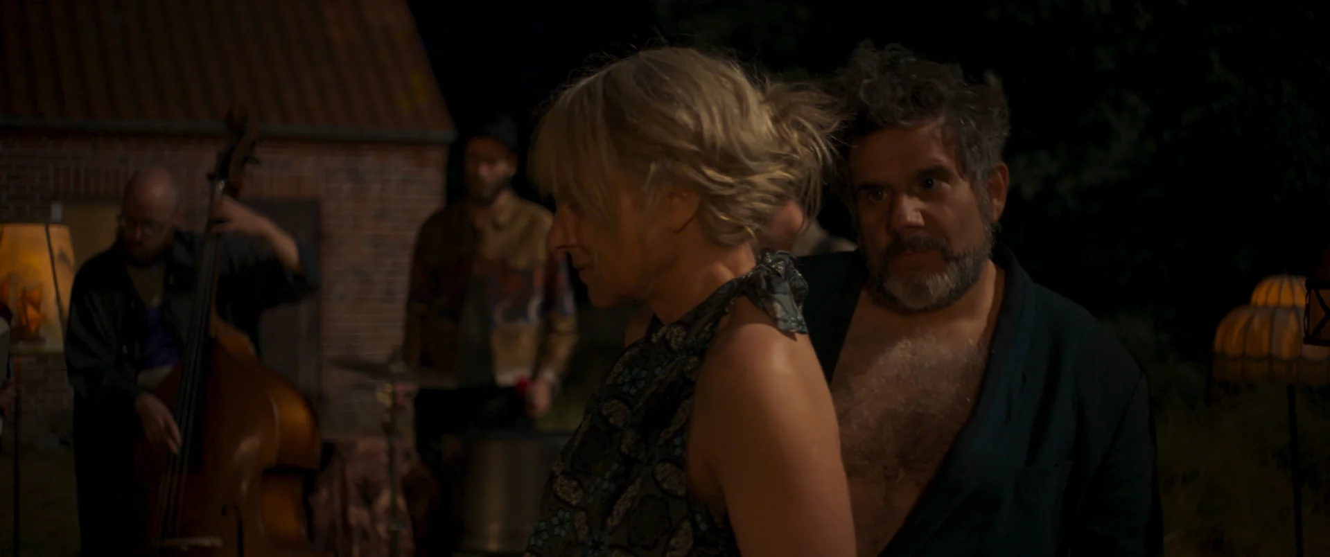 13253_AS_MONSTER_STILLS_Horster_Charlotte_Tanz.jpg