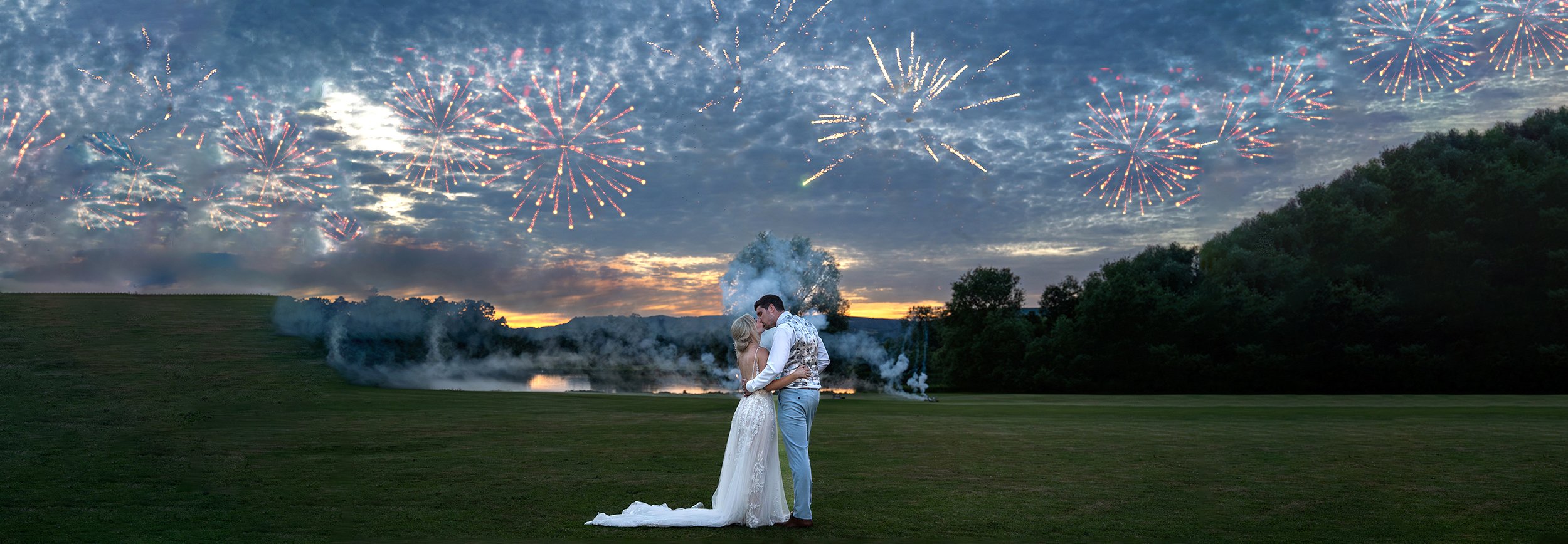 WEDDING FIREWORKS NEWBURGH PRIORY.jpg