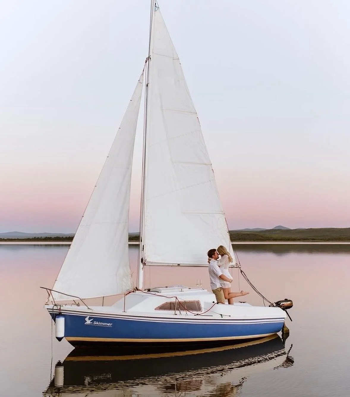 We love unusual locations for engagement shoots, and this one captured so beautifully by @danellestofberg_photography at the Hermanus Yacht Club, has us dreaming of sailing away into the sunset. ⛵️ 🌅 

Where is your dream, engagement shoot location?