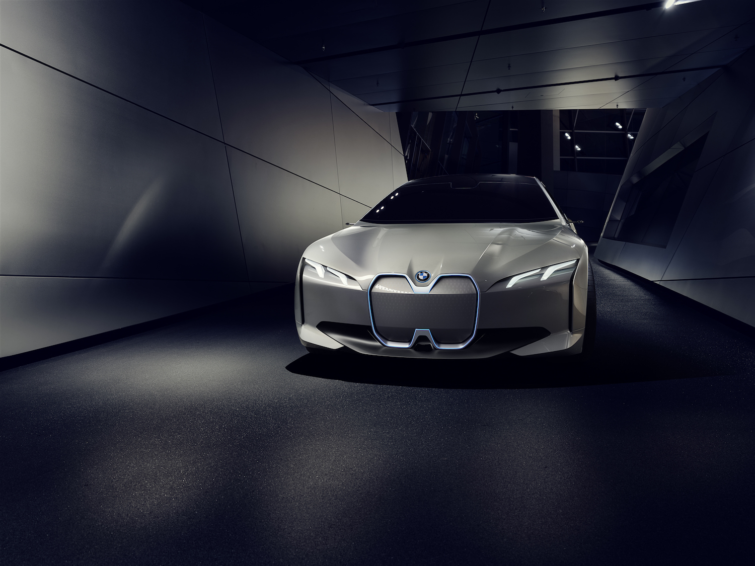 BMW_i_Vision_Dynamics_Real_V2_001.jpg