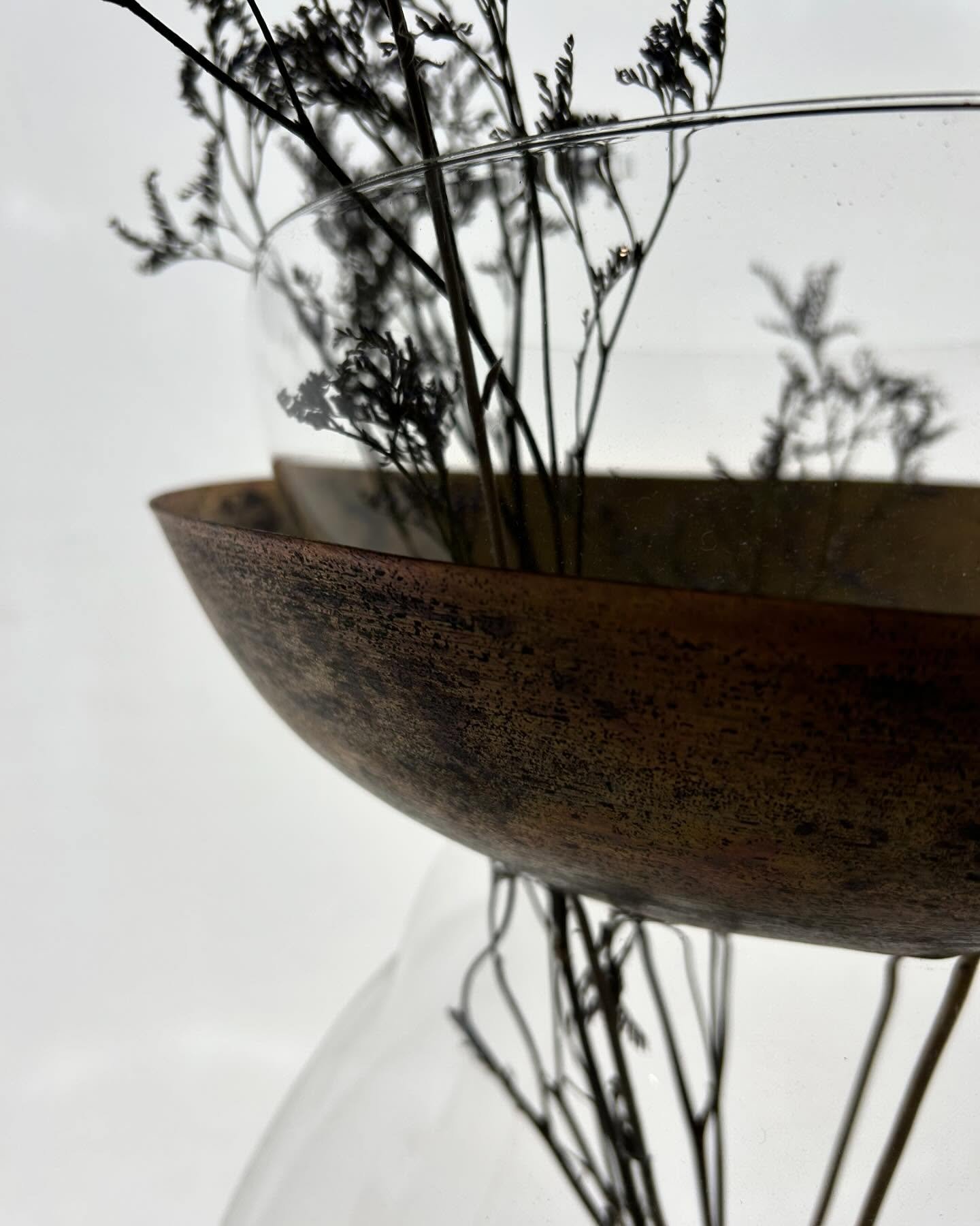 Milano Design Week 2025

NEGATIVI
Unique sculptural vases in glass and metal from the Prigioni collection displayed in a new light and spatial installation.

Detail.

5Vie Headquarters:
Cesare Correnti 14

Part of
5Vie Milano Design Week:
Armonie Inv