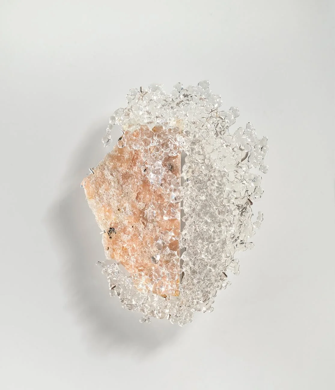 Confuso. Brooch (2024) unique piece from Convivenze body of work. Glass,marble,silver,steel.

📸 @cavicchioli.federico 

#contemporaryjewellery #contemporaryglass #glassjewellery @fedesala #federicasalacontemporaryjewellery #federicasalacontemporaryg