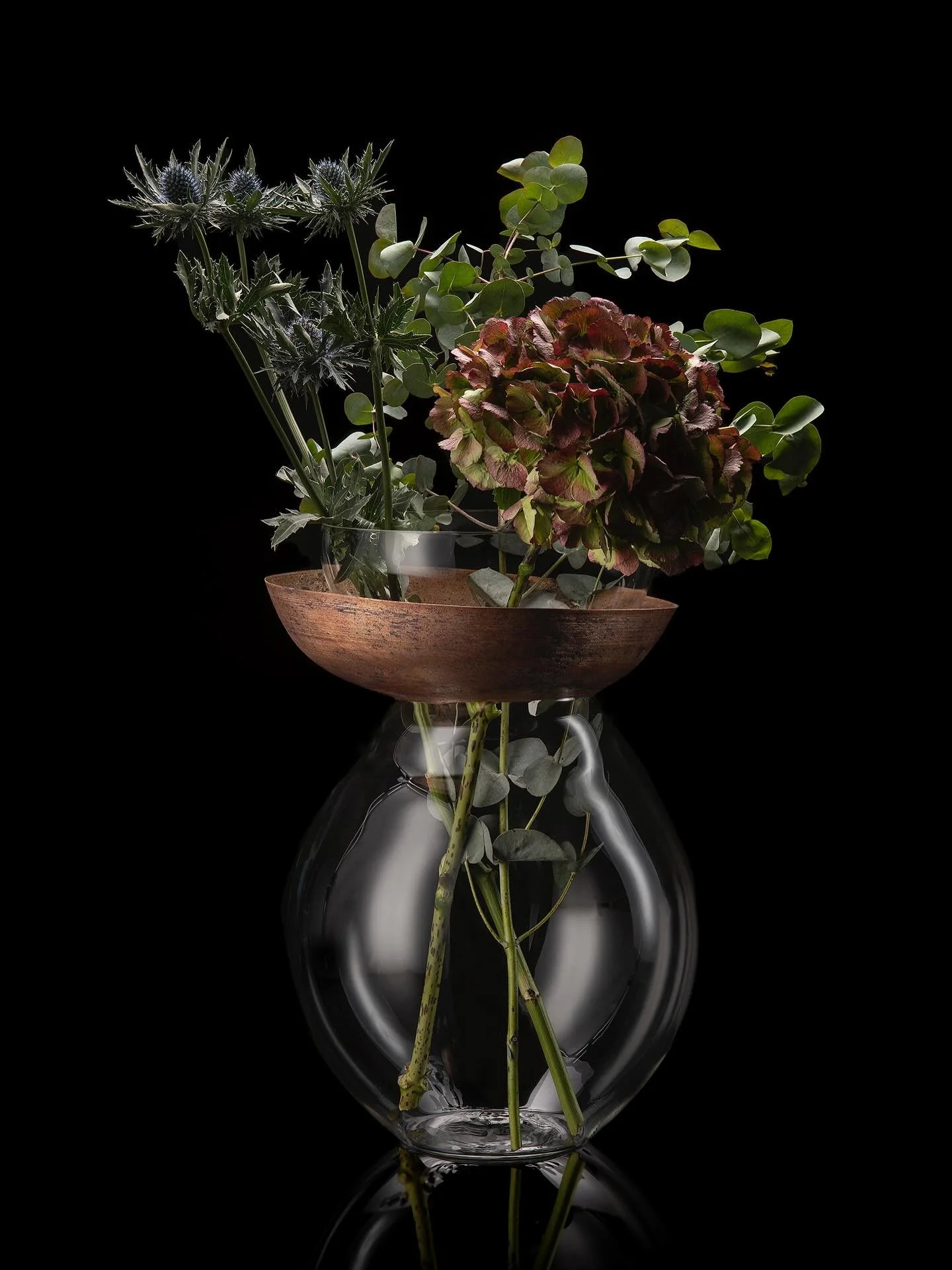 Prigione (2024 edition).
The largest and biggest vase of Prigioni collection is 60 cm height. The natural patina on metal is made with oil.
You can see this beauty now in Paris at salon du verre contemporain @glassartanddesignparis from October the 9