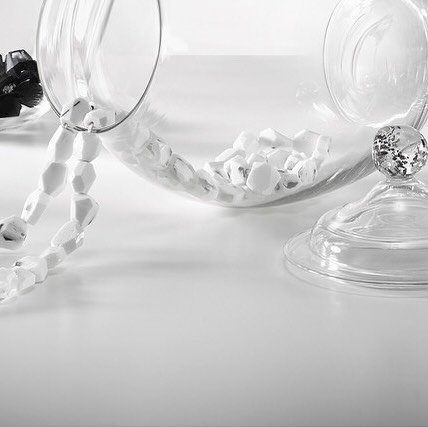 As we&rsquo;re approaching the end of 2025, I&rsquo;d like to start sharing some pictures of a new directions of my work in which jewellery and objects are thought and made to stay together, telling stories and memories of bodies. This new project st