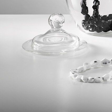 As we&rsquo;re approaching the end of 2025, I&rsquo;d like to start sharing some pictures of a new directions of my work in which jewellery and objects are thought and made to stay together, telling stories and memories of bodies. This new project st