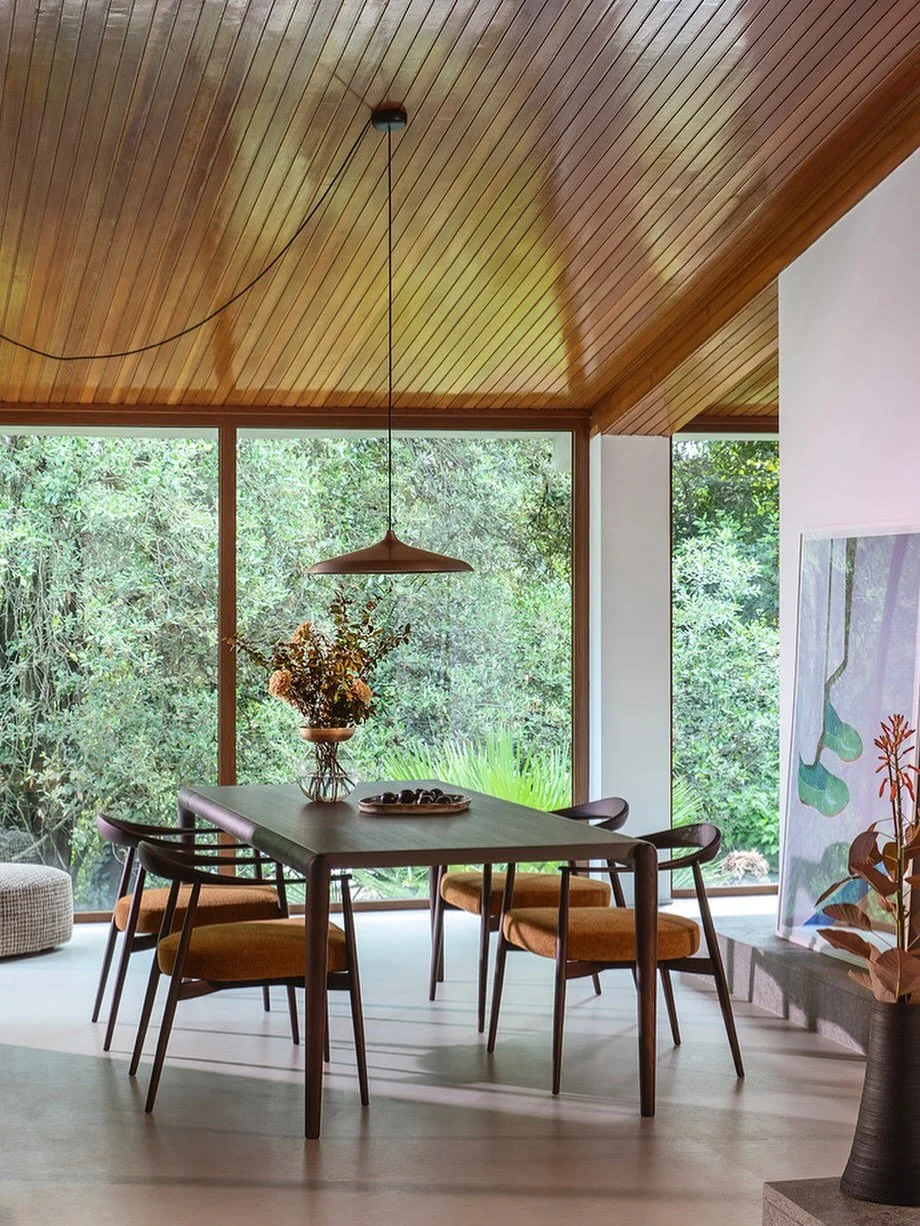 My Prigioni vase in glass and metal per @flouspa styled by @fulvia_carmagnini 

Photographer @claudio_tajoli 

#interiorstyling #interiordesign #flouspa #federicasalacontemporaryglass