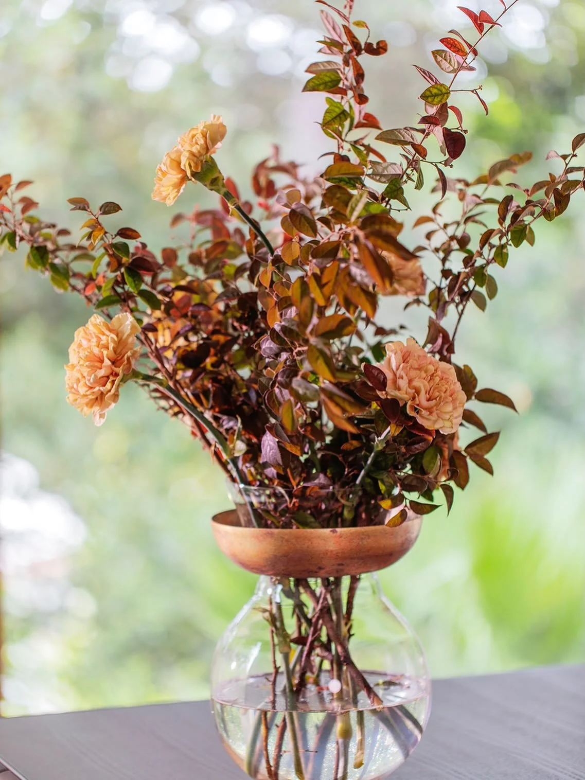 My Prigioni vase in glass and metal per @flouspa styled by @fulvia_carmagnini 

Photographer @claudio_tajoli 

#interiorstyling #interiordesign #flouspa #federicasalacontemporaryglass