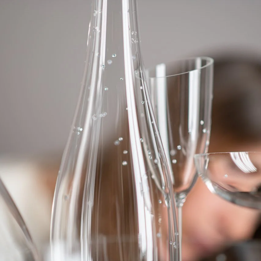 Sparkling Water
Diamonds and cubic zirconias set into blown glass cut and grinded.
2026

Presented for the first time during Milan Design Week inside @5vie_milano QoT Qualia of Things the collection is a celebration of the preciousness of water.

📸 