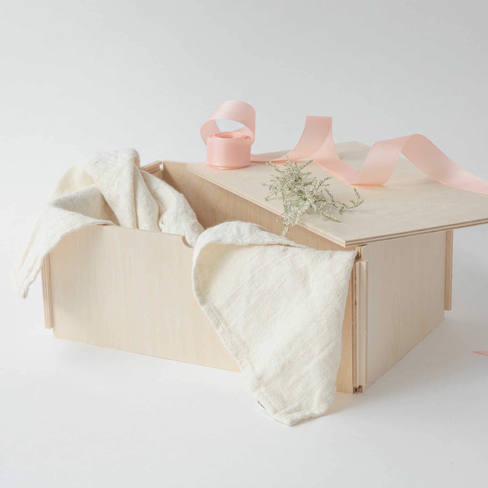 Studio+Luxe+-+Gift+Box+Shot+3.jpg