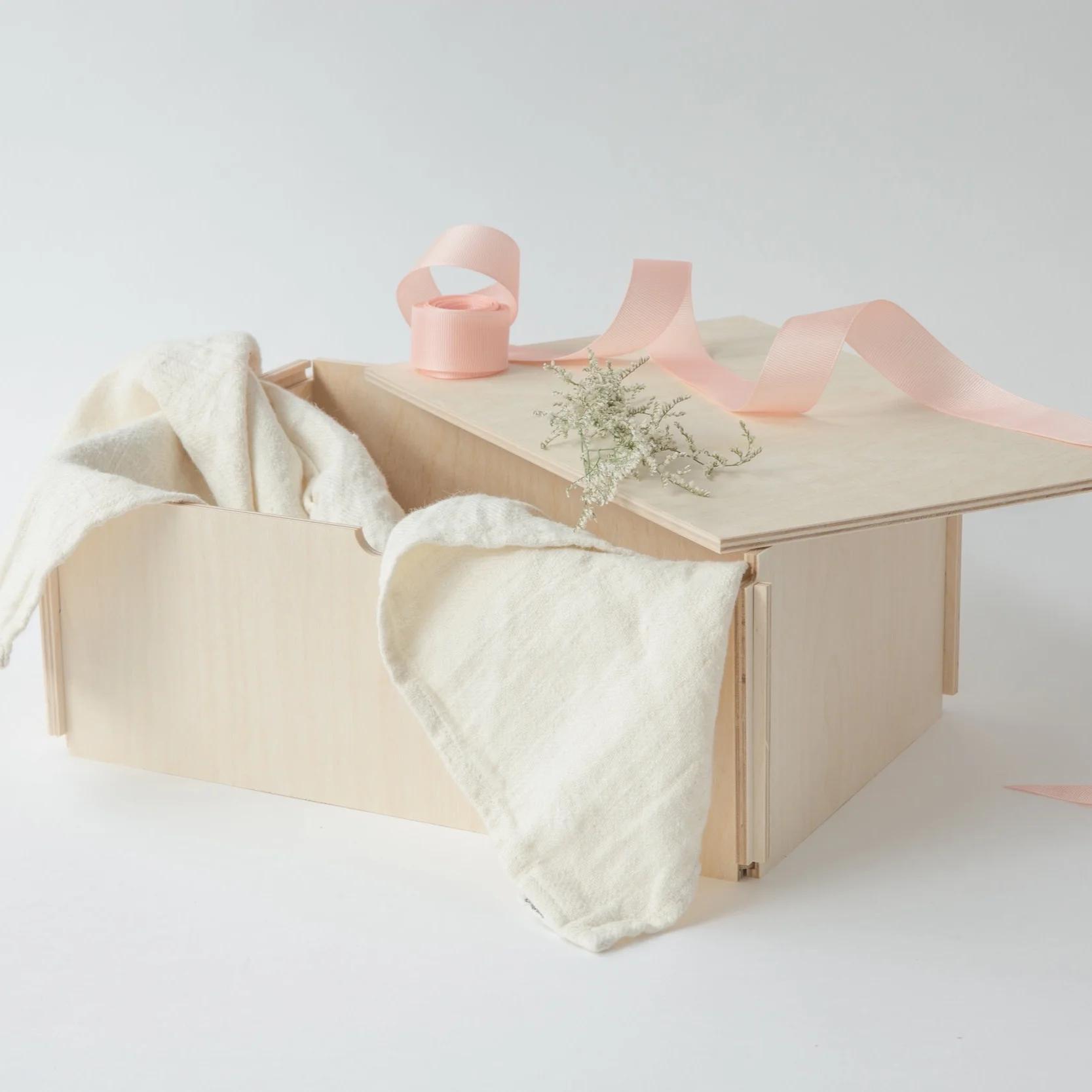 Studio+Luxe+-+Gift+Box+Shot+4.jpg