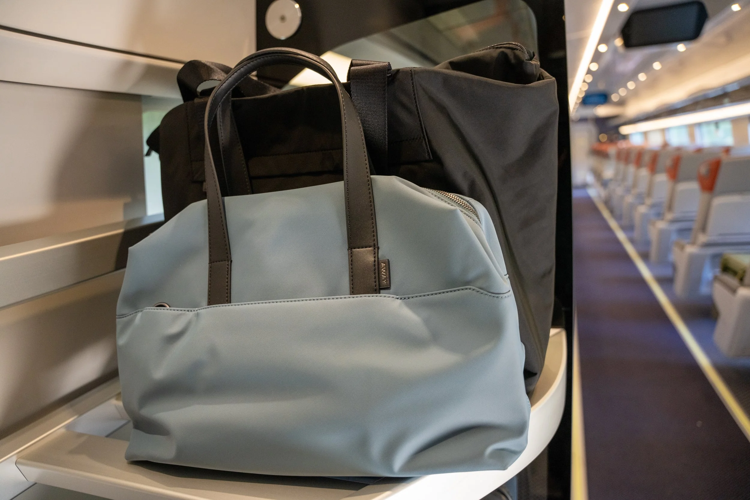 away luggage AR500051.jpg
