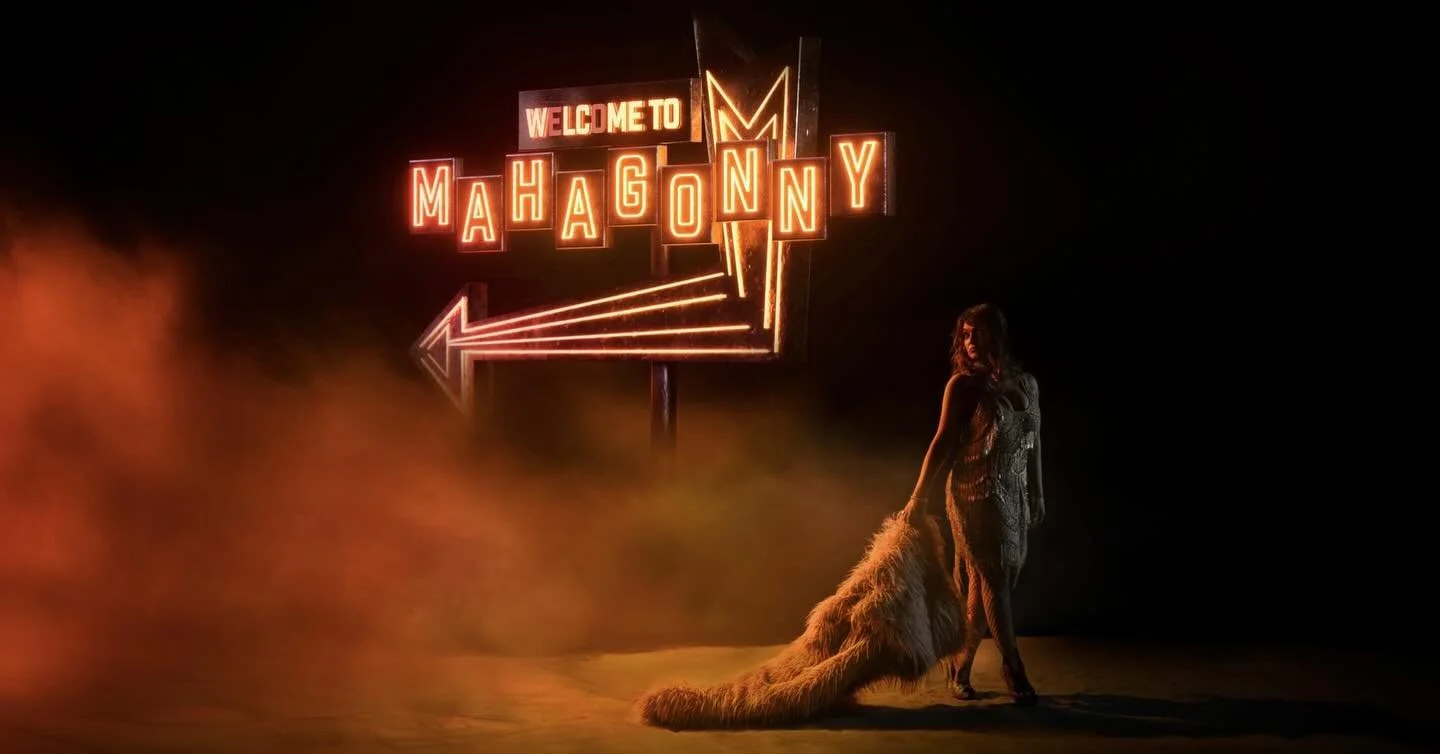 The Rise and Fall of the City of Mahogony opens today at @englishnationalopera with @diem.wood as Lighting Designer 

#eno #lighting #designer #london #opening