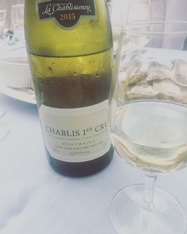 This is an absolutely delicious #chardonnay from #premiercru vineyard, #montmains in #chablis.  A beautiful aroma of the seaside - sea salt and seaweed, green apple, flint, chalk and minerals.  The amazing seaside aromas come from the limestone soil 