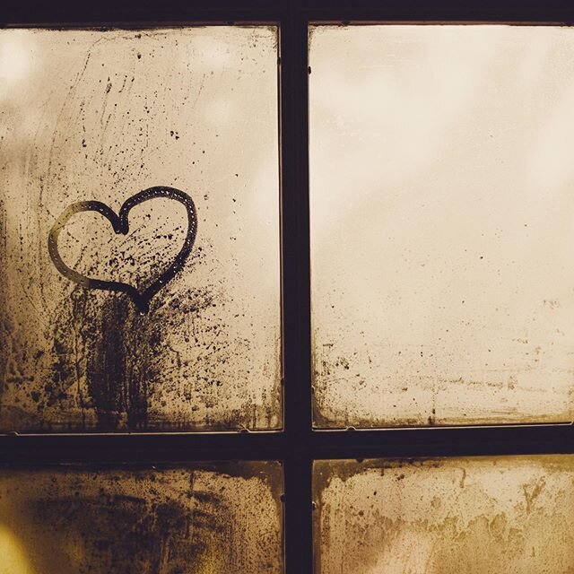 ✨ Tune into life ✨
.
.
In the darkness of night it crept up on me. The sadness, the loss, the grief.
.
.
I thought I&rsquo;d processed it. That a little cry would do. Turns out I hadn&rsquo;t felt it enough. .
.
Lights off. Brain on. Spirals of anger