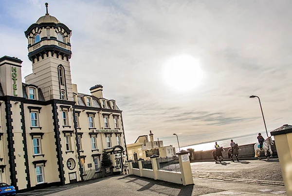 Pegwell Bay Hotel.jpg