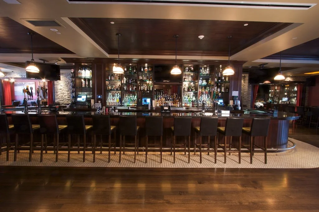 The main bar and dining room at Hudson Grille