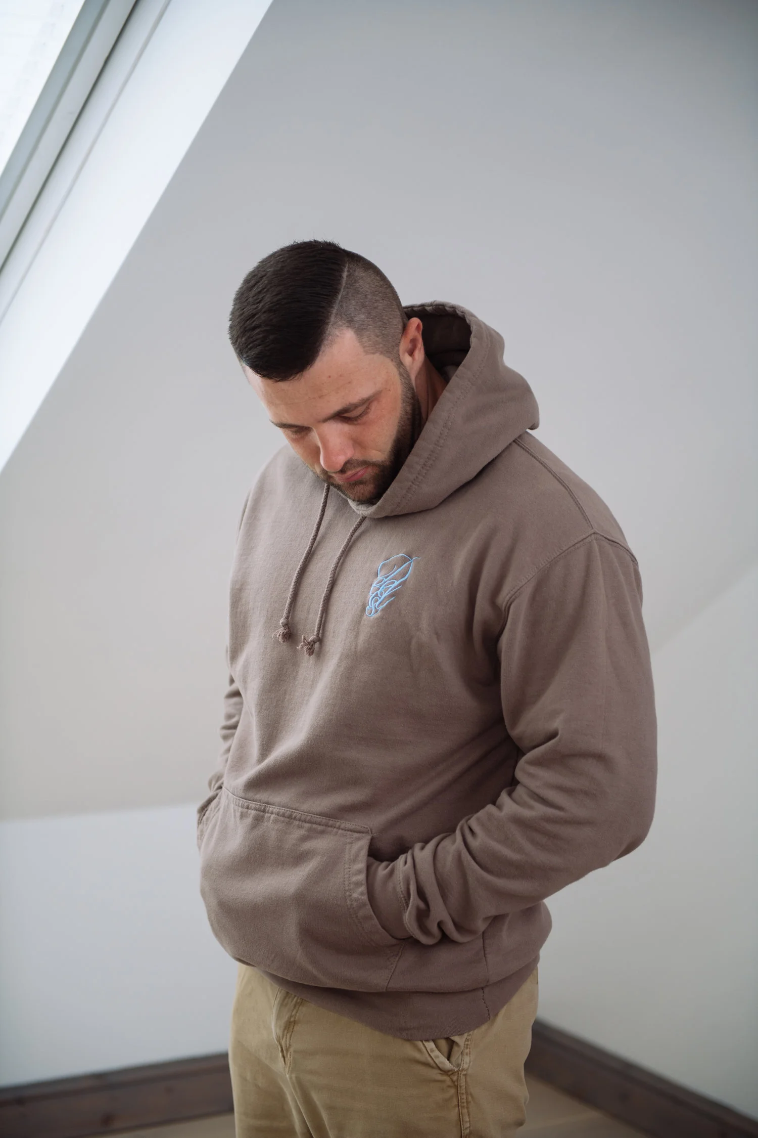 4ADEE8D6-84D6-4A9E-8724-42F87F354138