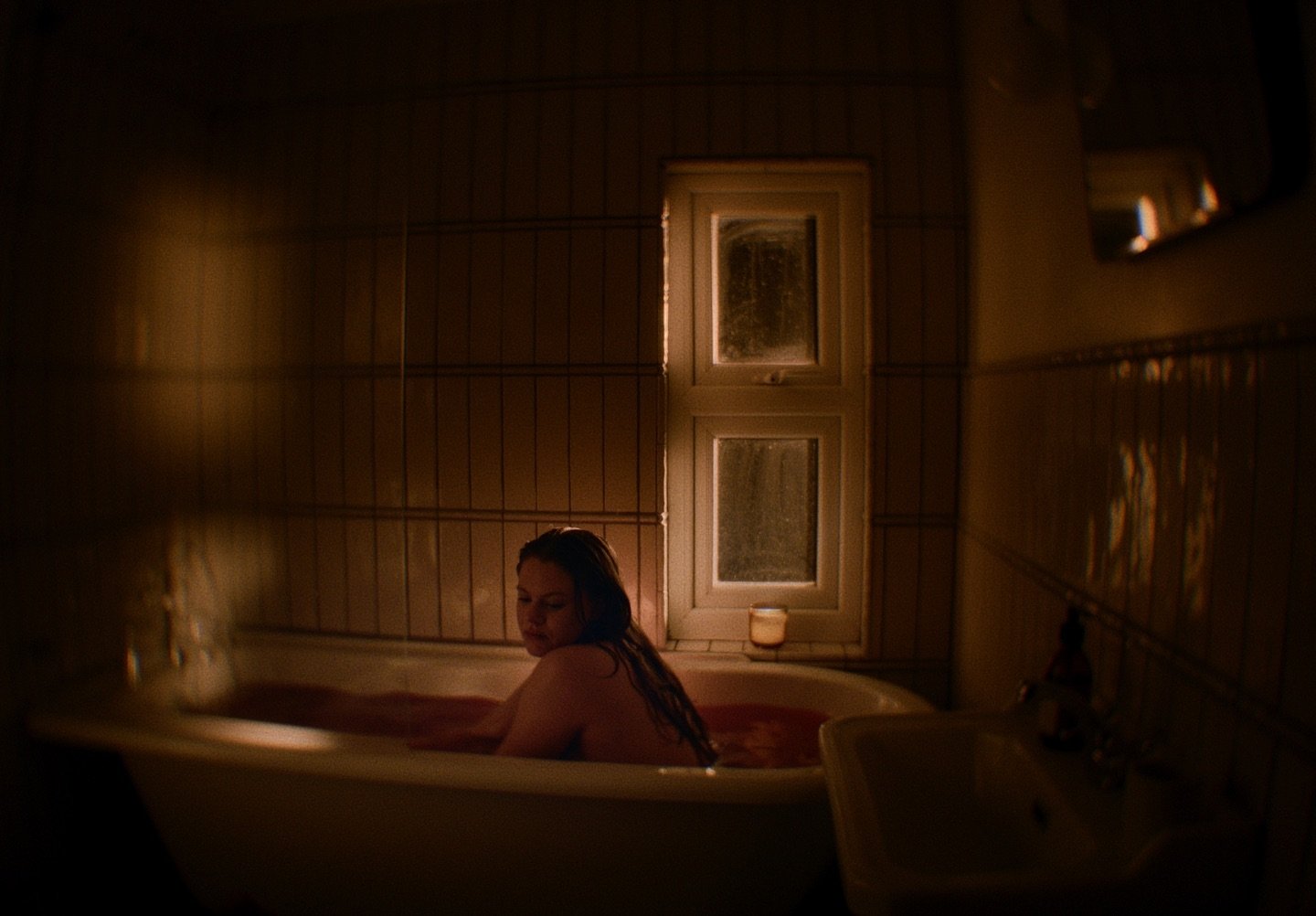 Been wanting to do red bath water for a while now 🛁🫧 From When It All Goes Quiet music video 🌹

Directed by @heinisusanne 
Cinematographer @ruaraid_achilleos 
Production company @quokkafilms 
Production @anastasia.raykova @david.producer @sanny_ca