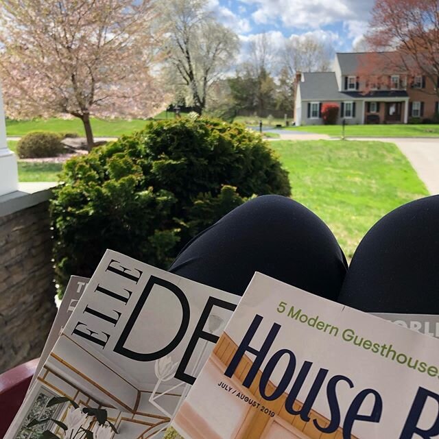 Studying.
#housebeautiful #elledecor #cherryblossoms #frontporchlife