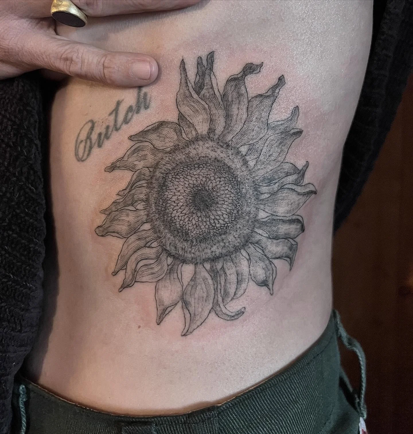 So grateful I got to do this big sunflower for Kim in Taos <3 🌻<3