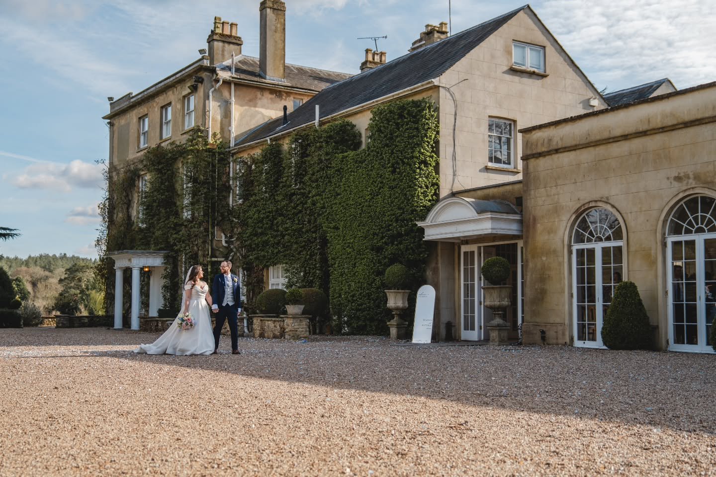 We Are So Obsessed With These Sneak Peeks!!💍✨

Shannon &amp; Matt's spring wedding at @northbrook.park was everything we love about our jobs. A day filled with the kind of genuine, unforced smiles that only happen when you&rsquo;re surrounded by you