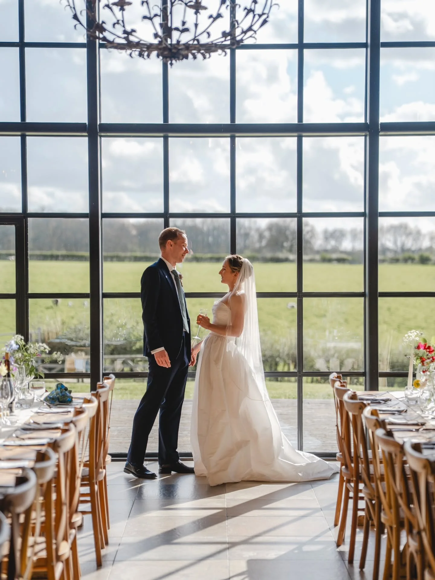 A first look at Chloe &amp; Marcus&rsquo;s day💍

Everything about this wedding at @thebarnatbotleyhill just seemed to fall into place.

From a perfectly timed aeroplane flyover to the iconic champagne spray with the wedding party in the evening, the