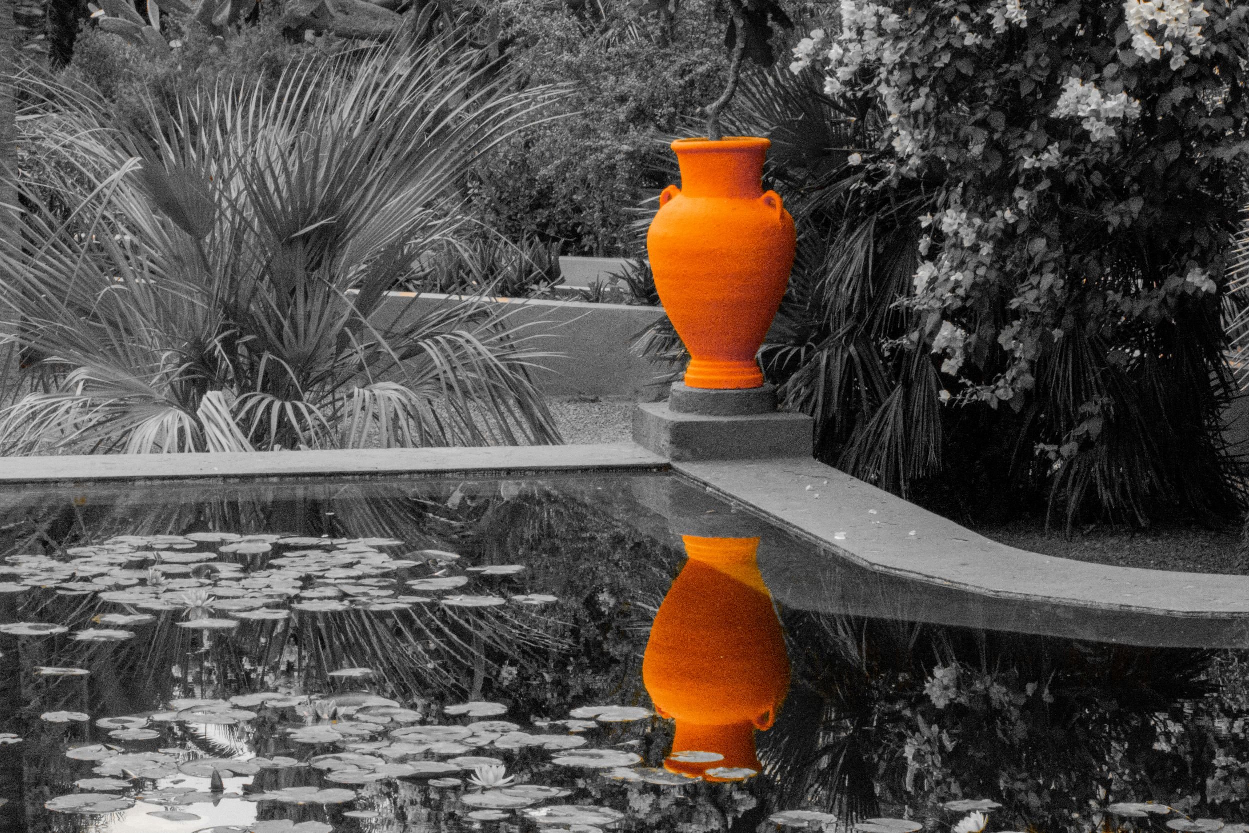 RE002 Echo off terracotta.jpg