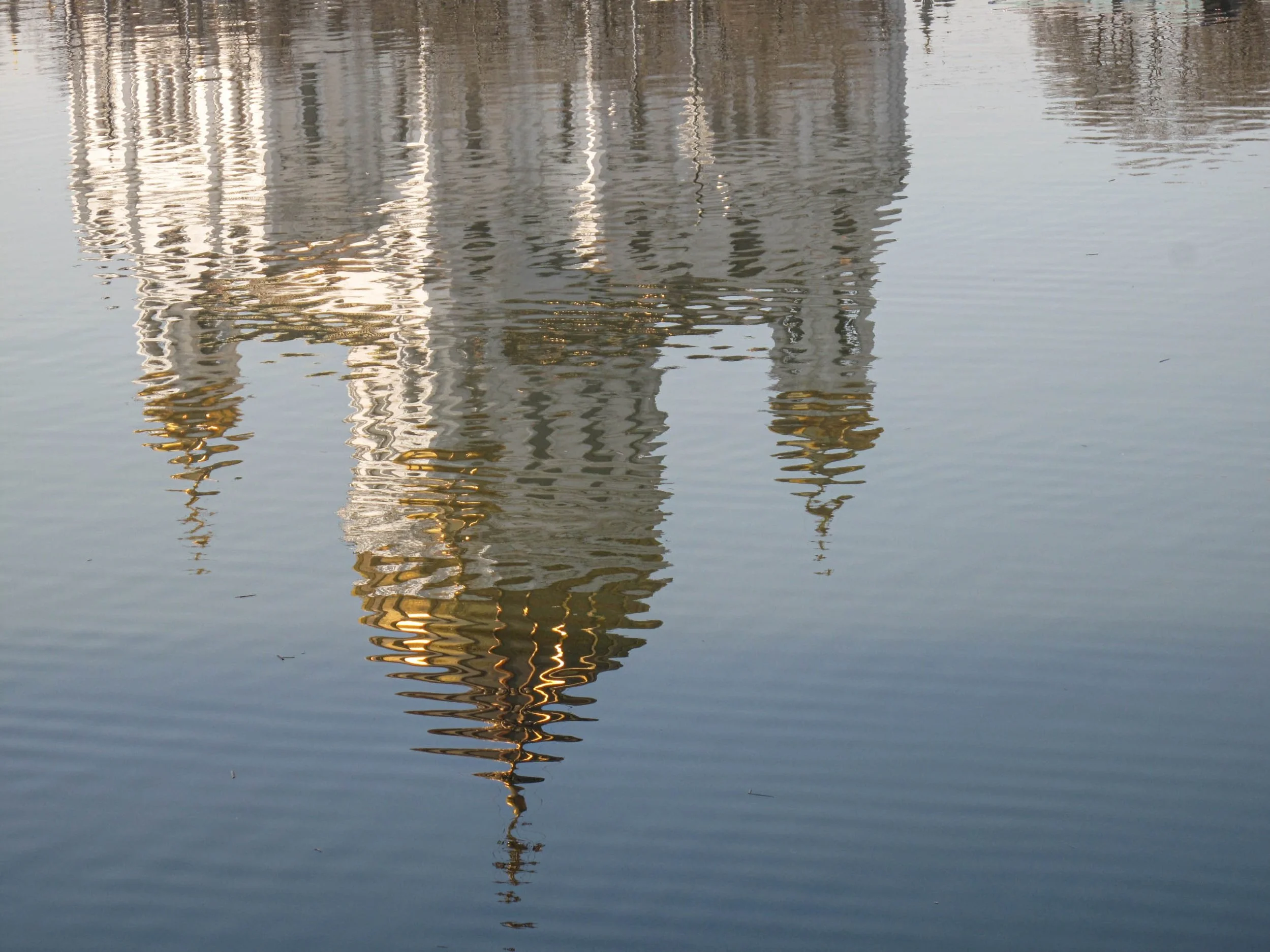 RE007 Moskva reverence.jpg