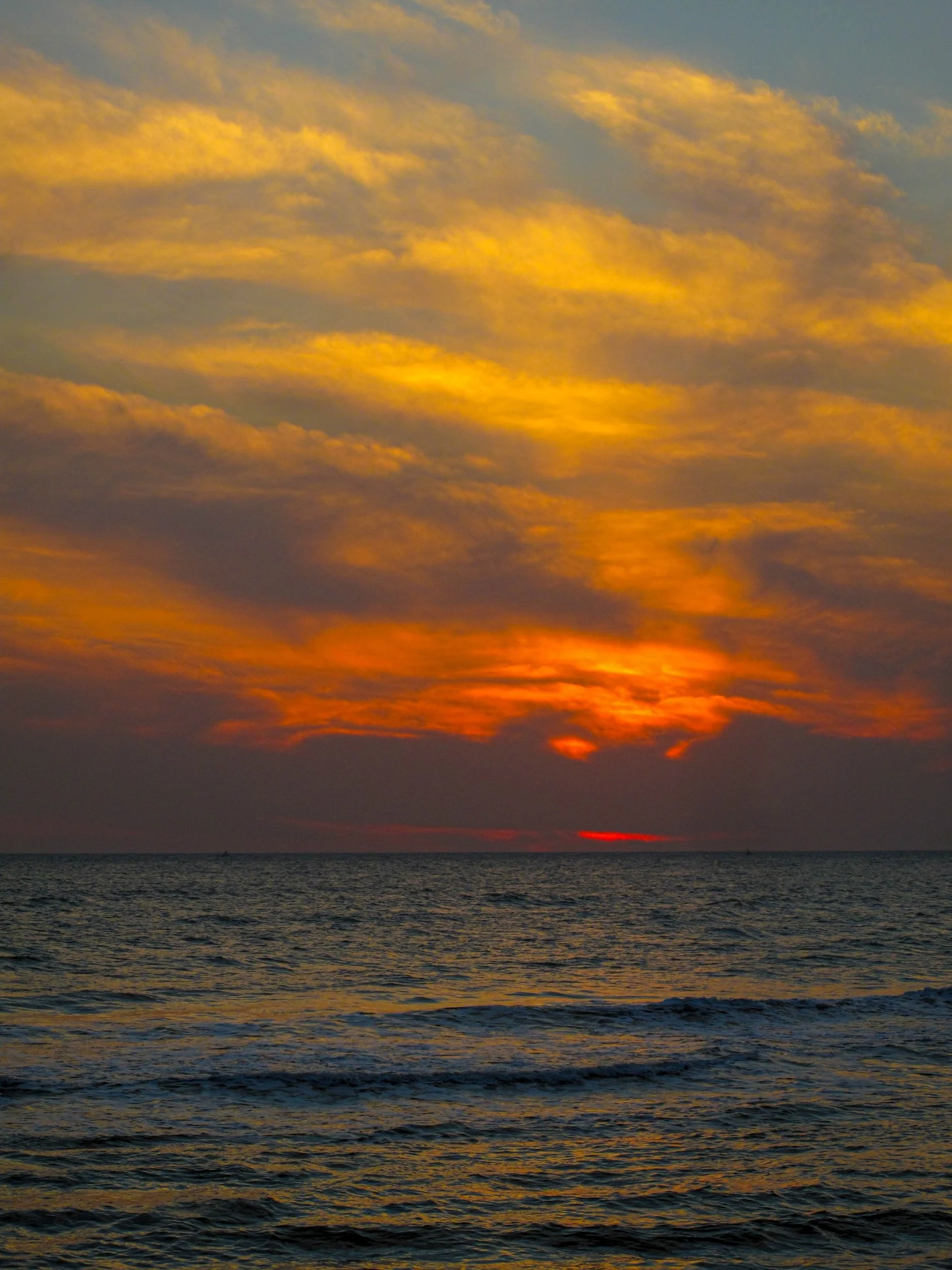 SR006 Clouds at dawn, Pranburi.jpg