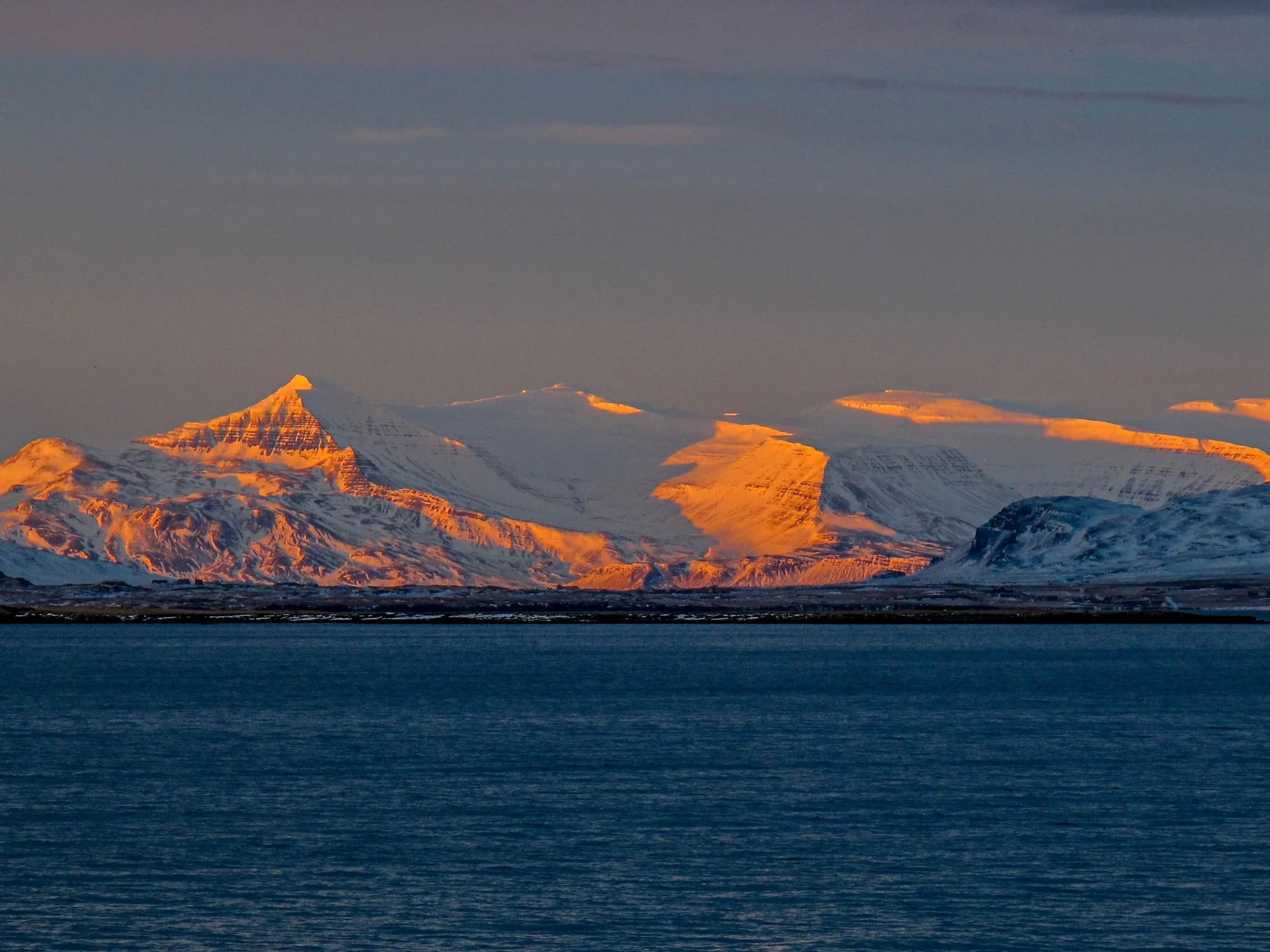 SS009 Light agianst ice.jpg