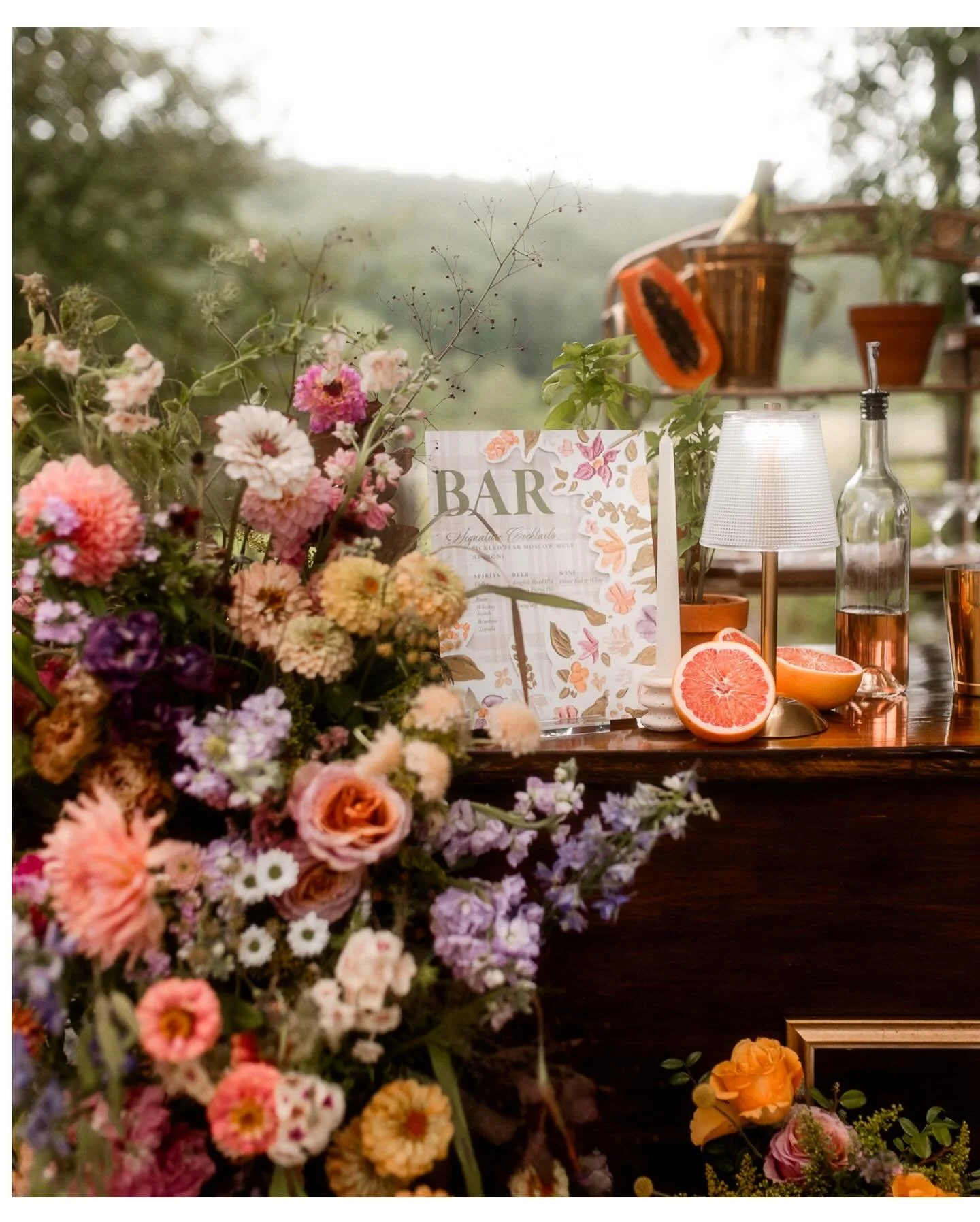 warm weather mood board 🥃🌼

Host + Concept: Studio S. Events | @studio.s.events 
Host + Concept: Woodland Floral Design Co. | @woodlandfloraldesignco
Host: Hannah Elizabeth Events | @hannahelizabethevents
Venue: Pocono Mountain Maple | @poconomount