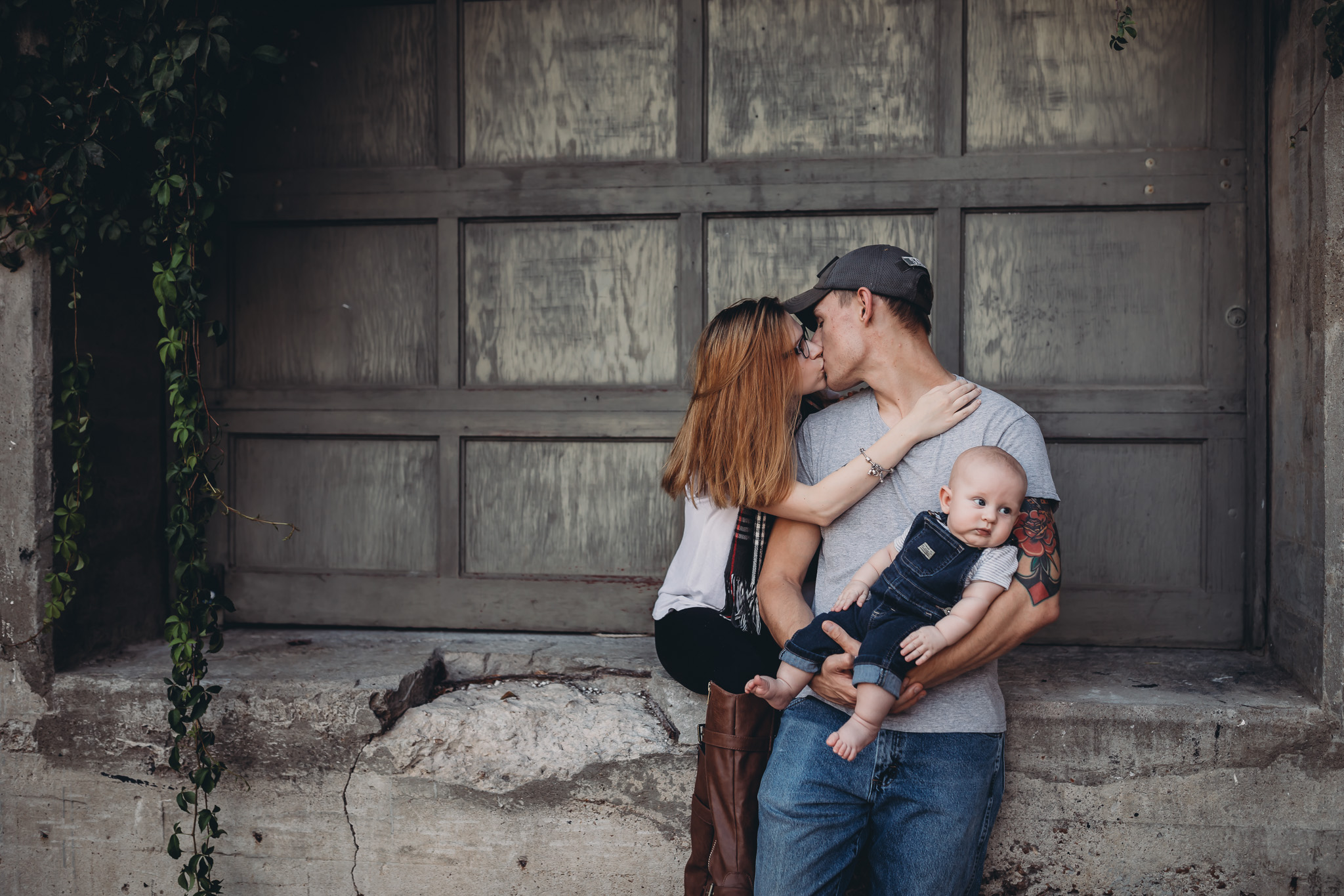 mom and dad kissing