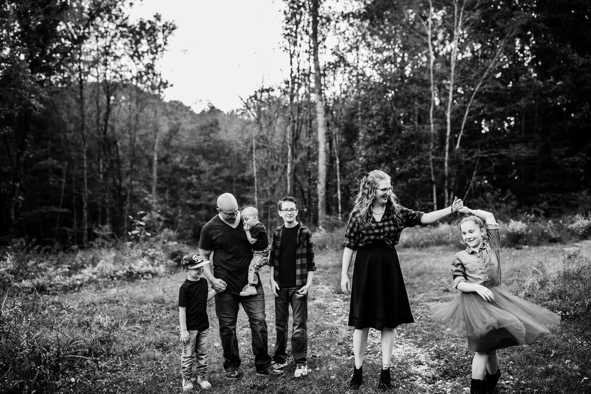 family of six posing idea