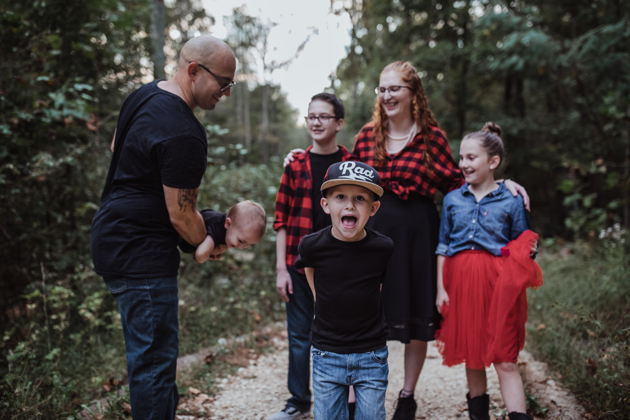 family of six fall family photo outfits