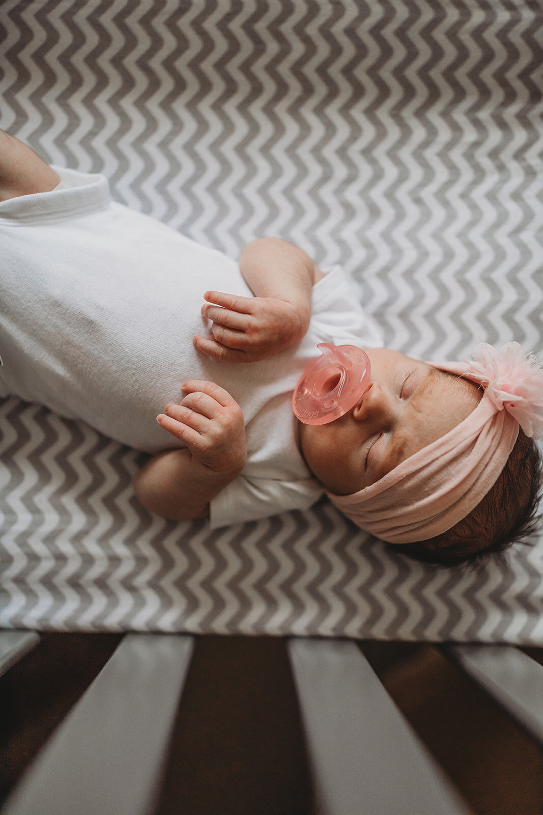 baby hands in lifestyle newborn session