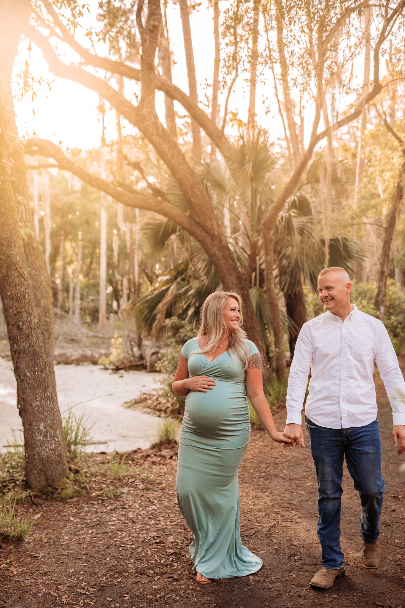 couple maternity pose